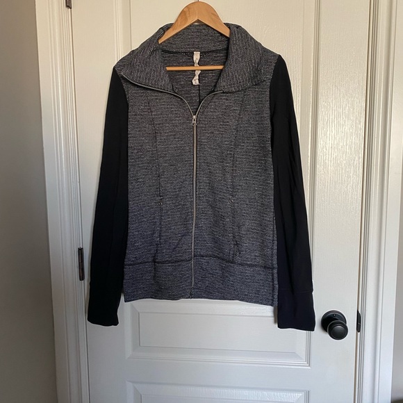 Lululemon zip jacket 8 - Picture 1 of 4
